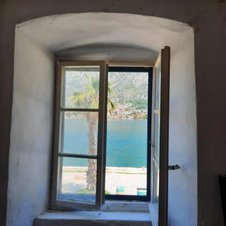 House for Sale, 340m2, Muo, Kotor