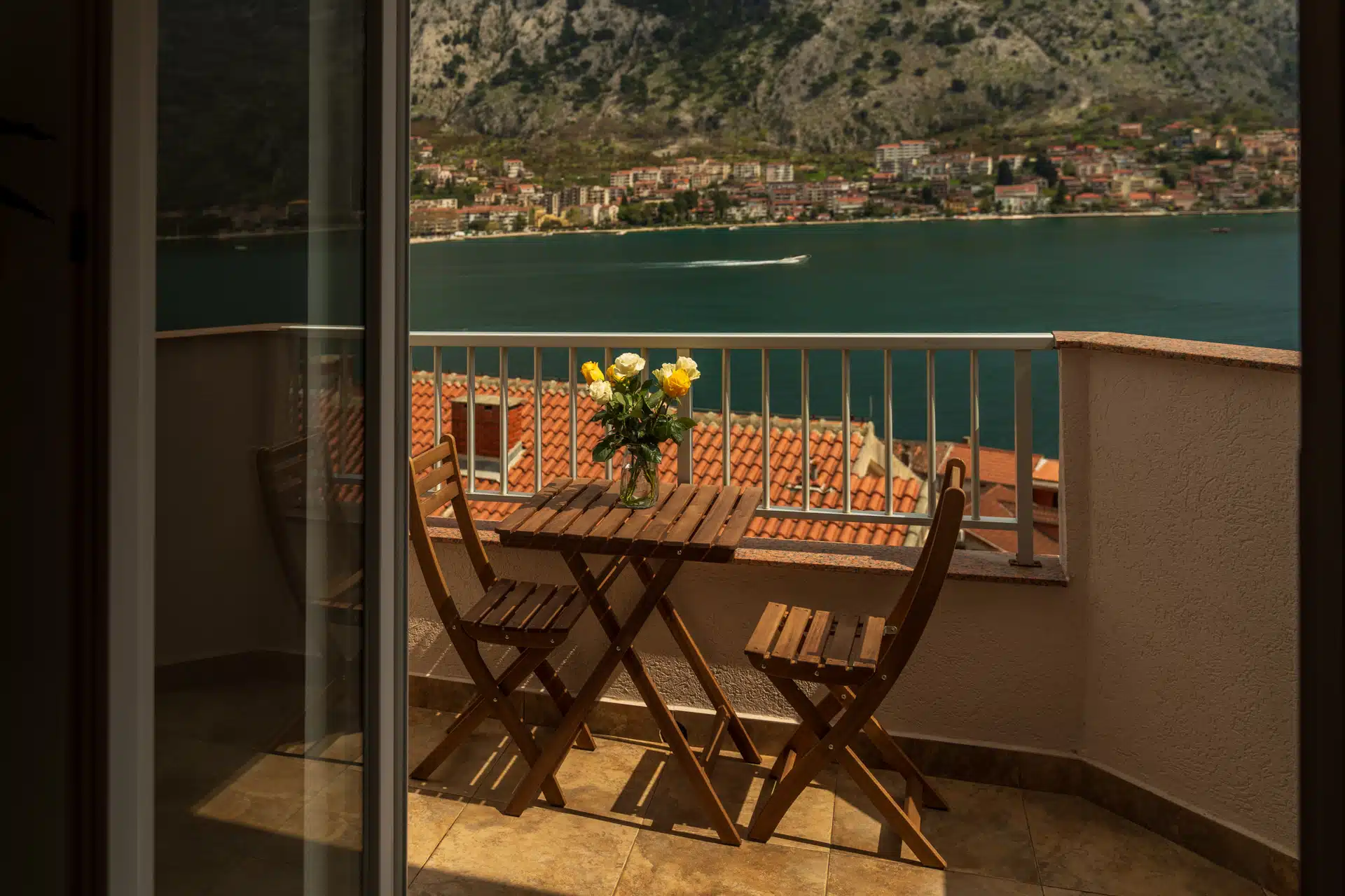 Violet investment, montenegro. karadag yatirim firsatlari. Kotor apartment for sale.