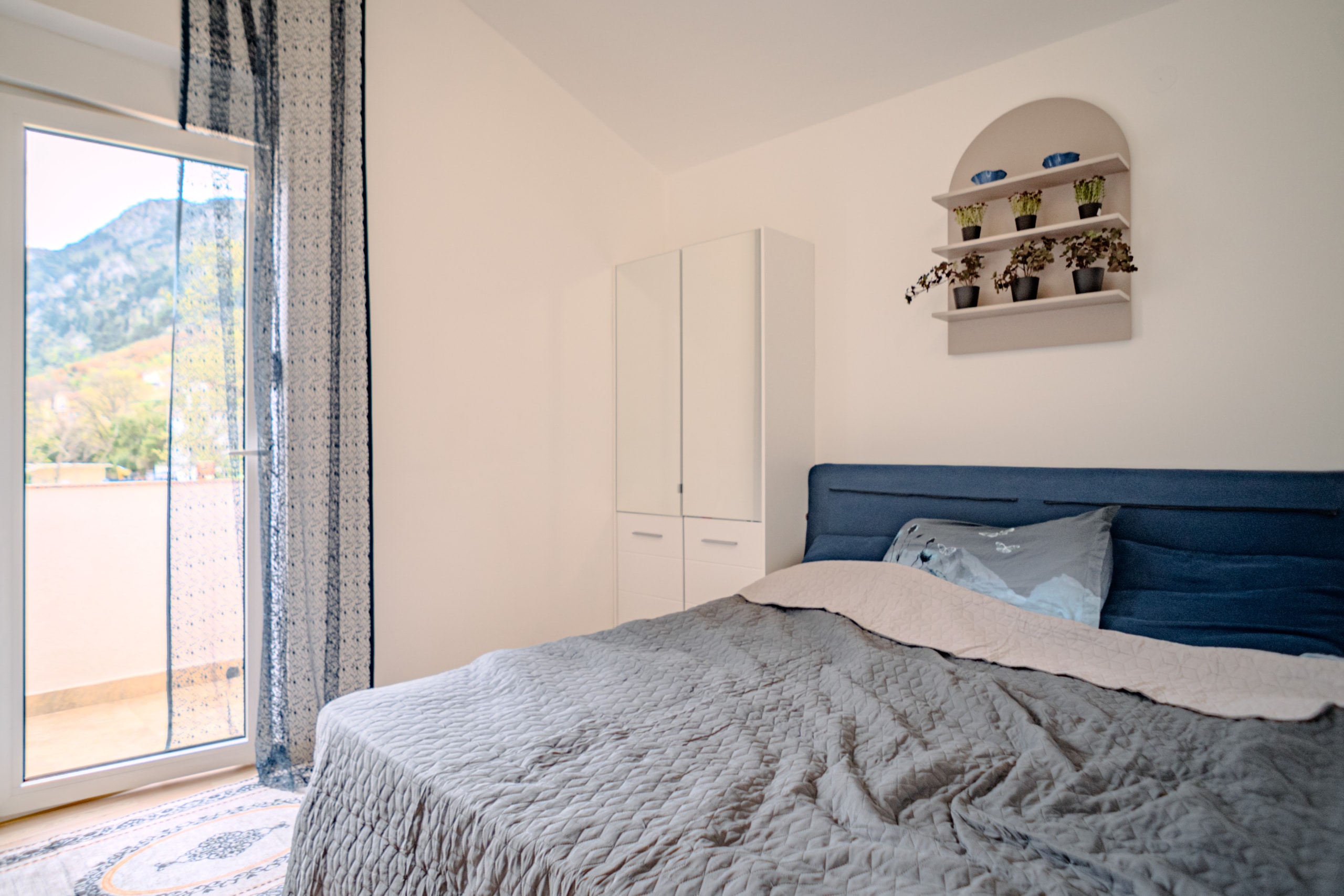 Violet investment, montenegro. karadag yatirim firsatlari. Kotor apartment for sale.