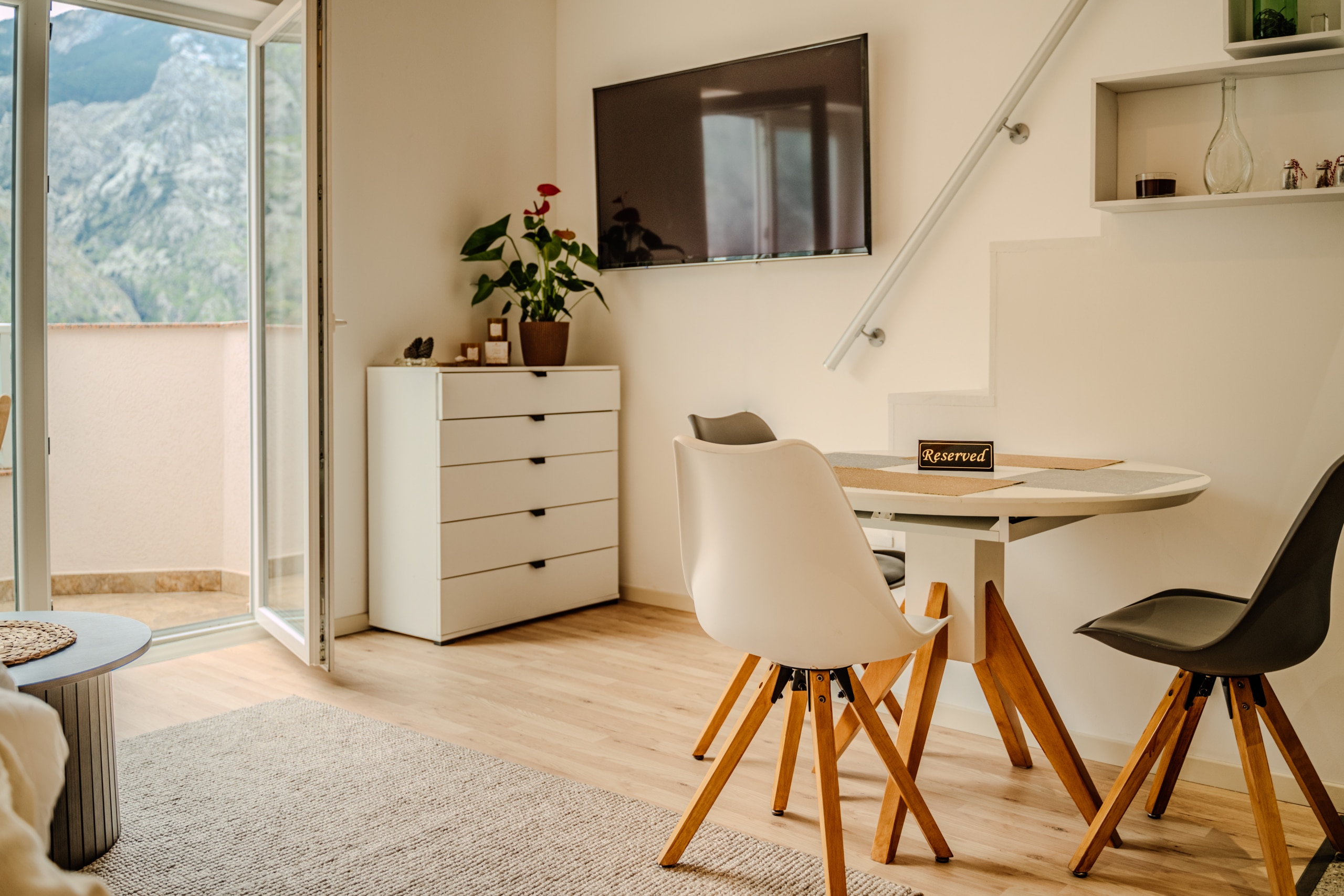 Violet investment, montenegro. karadag yatirim firsatlari. Kotor apartment for sale.