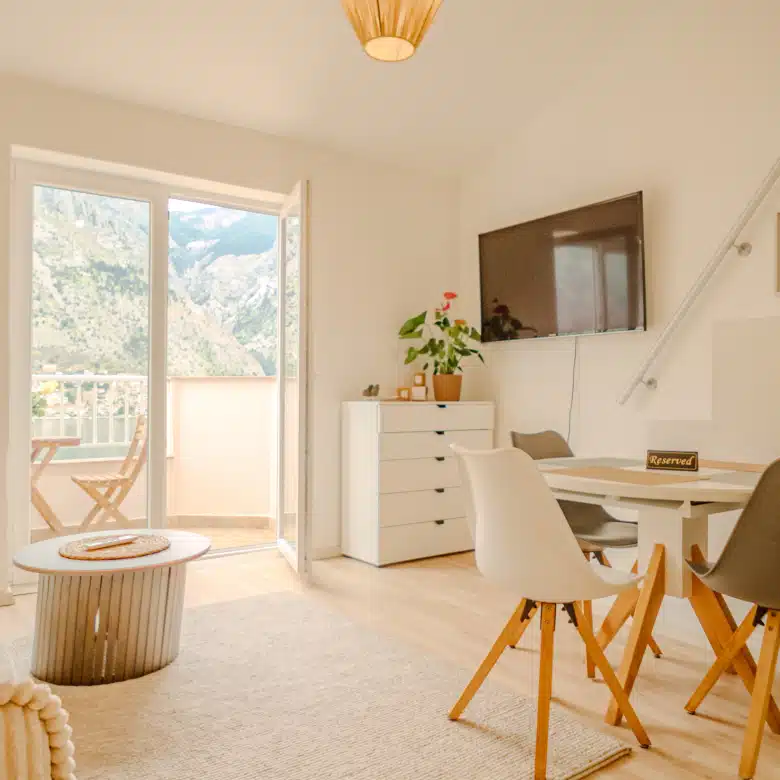 Violet investment, montenegro. karadag yatirim firsatlari. Kotor apartment for sale.