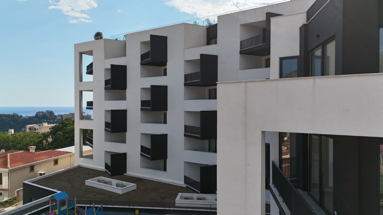 Violet investment , Vuelo Sobre Becici, budva . Investmwent in montenegro, montenegro investment, karadag da yatirim firsatlari.