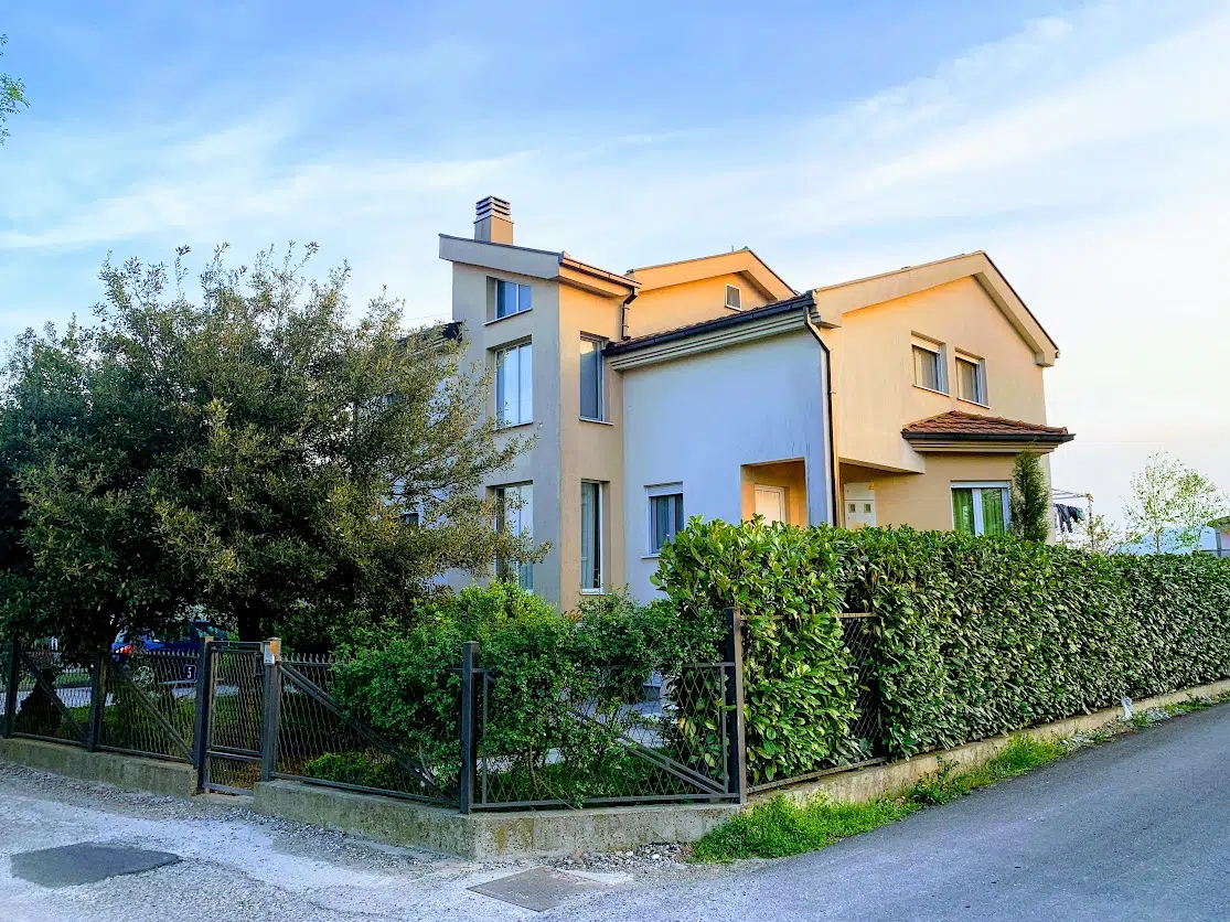 IMG_0529-EFFECTS (1) House For Rent , 240m2