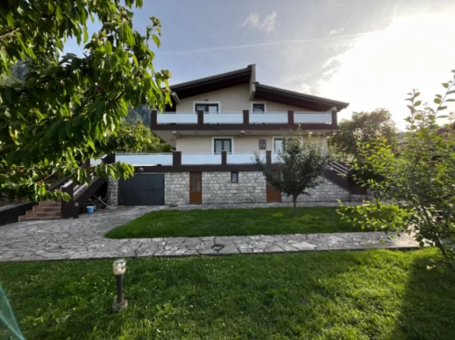 house with vineyard montenegro, winery for sale bar, virpazar property for sale, montenegro wine estate, 200m2 house large plot, vineyard 1300 vines drip irrigation,montenegro winery,winery for sale in montenegro, violet investment