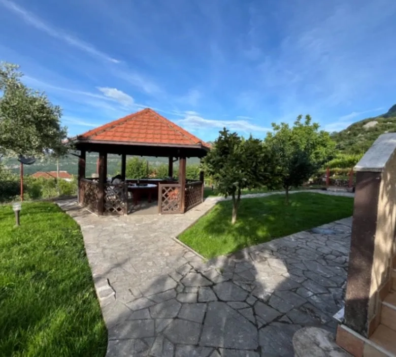 house with vineyard montenegro, winery for sale bar, virpazar property for sale, montenegro wine estate, 200m2 house large plot, vineyard 1300 vines drip irrigation,montenegro winery,winery for sale in montenegro, violet investment