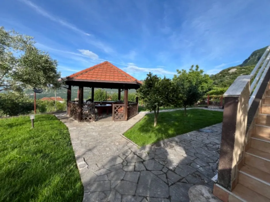 house with vineyard montenegro, winery for sale bar, virpazar property for sale, montenegro wine estate, 200m2 house large plot, vineyard 1300 vines drip irrigation,montenegro winery,winery for sale in montenegro, violet investment