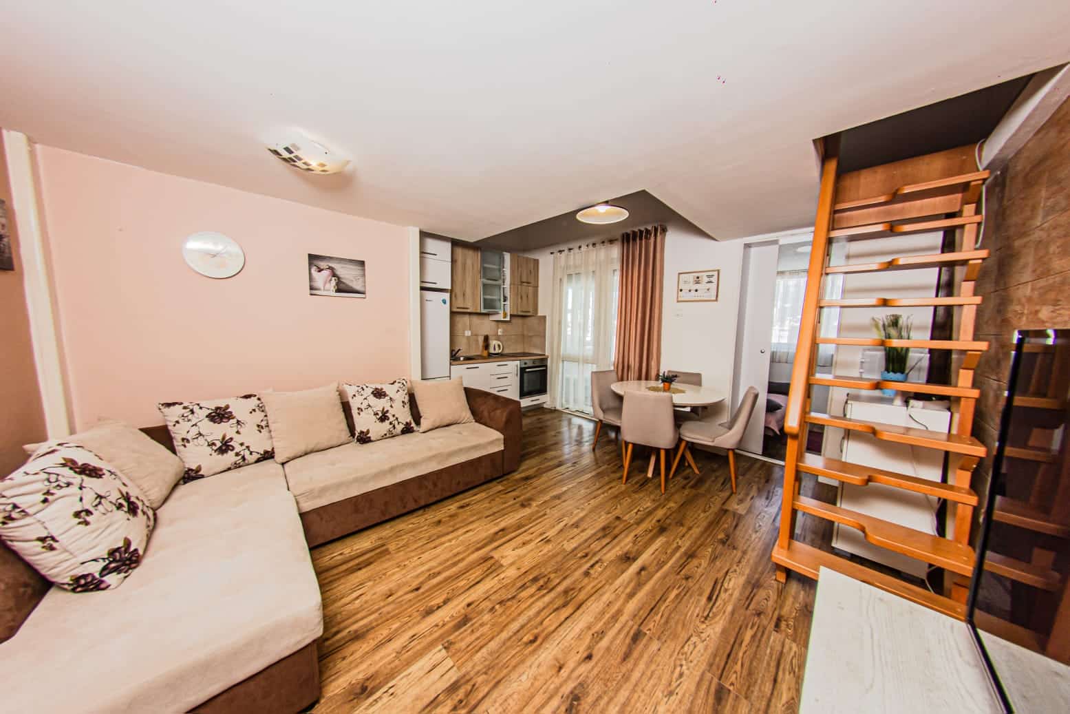 bar center apartment for sale, renovated 1 bedroom bar montenegro, 48m2 flat bar city center, no elevator apartment bar, move in ready apartment montenegro, real estate bar montenegro,violet investment,