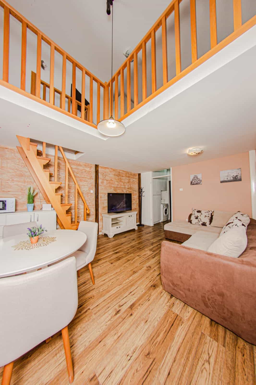 bar center apartment for sale, renovated 1 bedroom bar montenegro, 48m2 flat bar city center, no elevator apartment bar, move in ready apartment montenegro, real estate bar montenegro,violet investment,