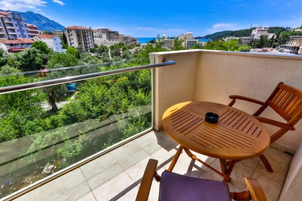 Bečići hotel for sale Hotel for sale Budva Riviera 4-star hotel Montenegro Montenegro hospitality investment Garni hotel for sale, violet investment