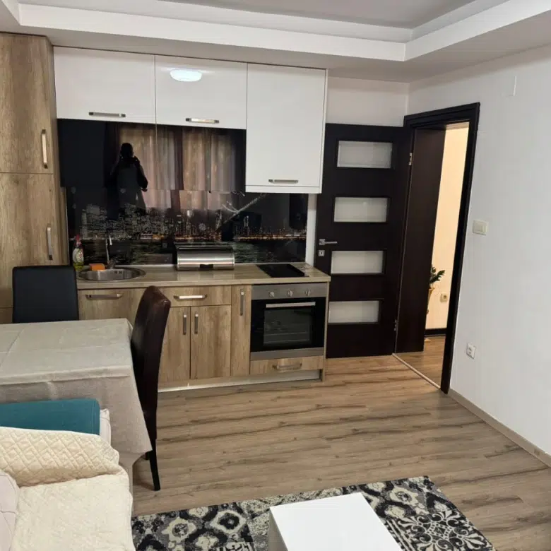 Cozy One-Bedroom Apartment in the City Center – 500€