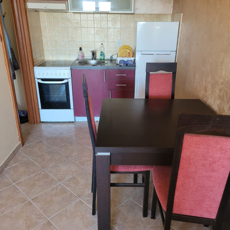One-Bedroom Apartment for Rent – Pobrežje, 38 m²