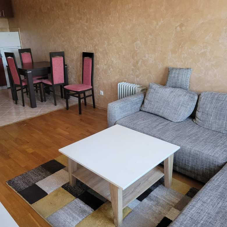 One-Bedroom Apartment for Rent – Pobrežje, 38 m²