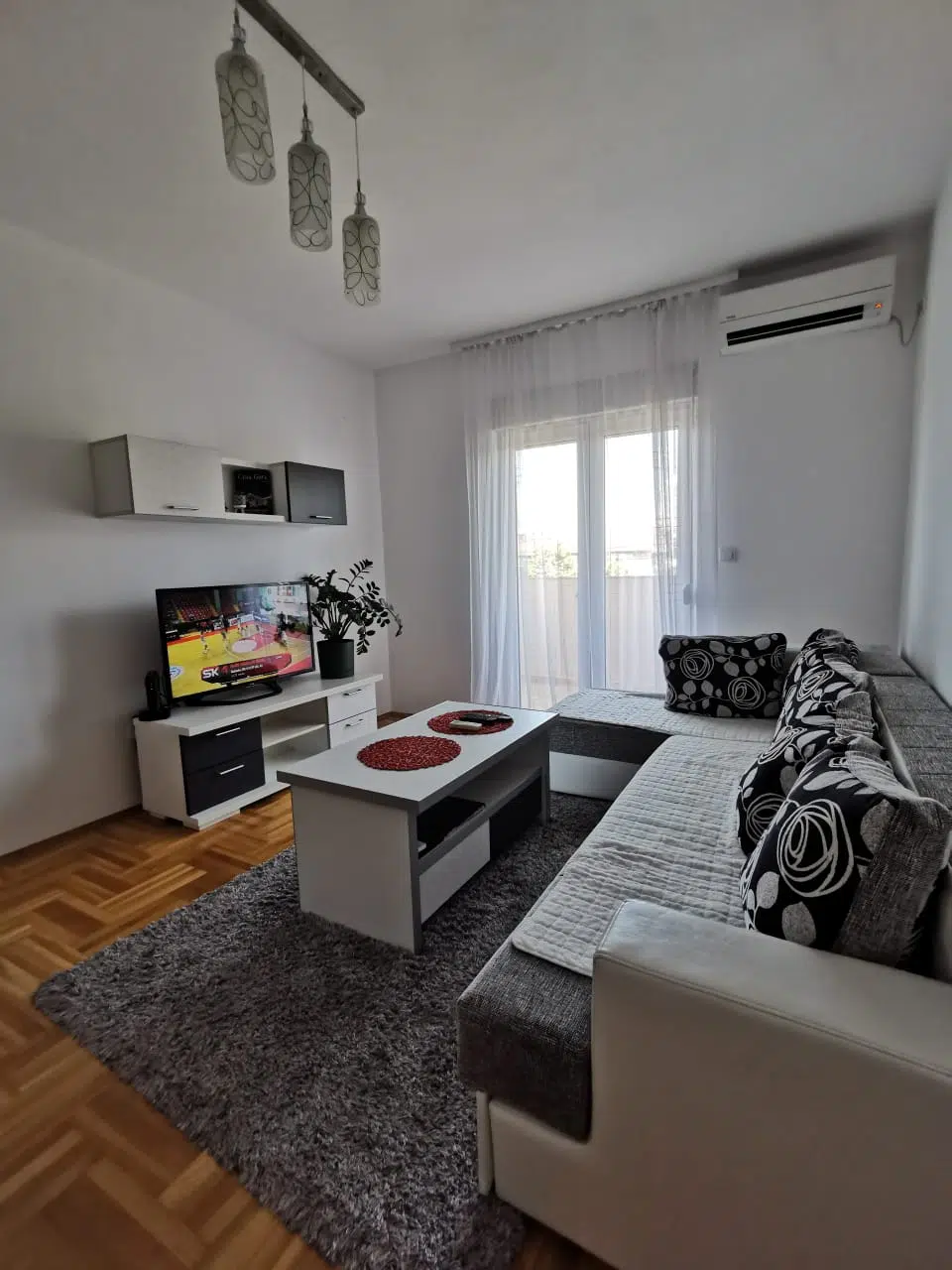 WhatsApp Image 2025-08-26 at 08.44.50_a919c3f7 One-Bedroom Apartment for Rent – Zabjelo