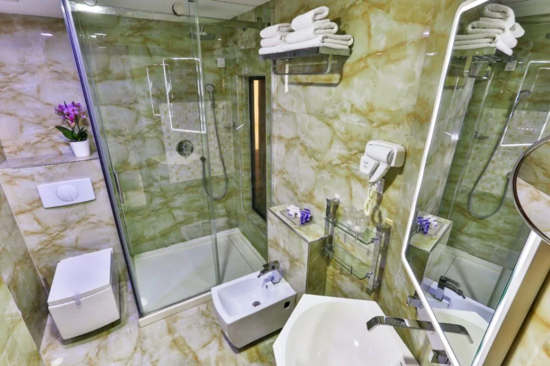 Bečići hotel for sale Hotel for sale Budva Riviera 4-star hotel Montenegro Montenegro hospitality investment Garni hotel for sale, violet investment