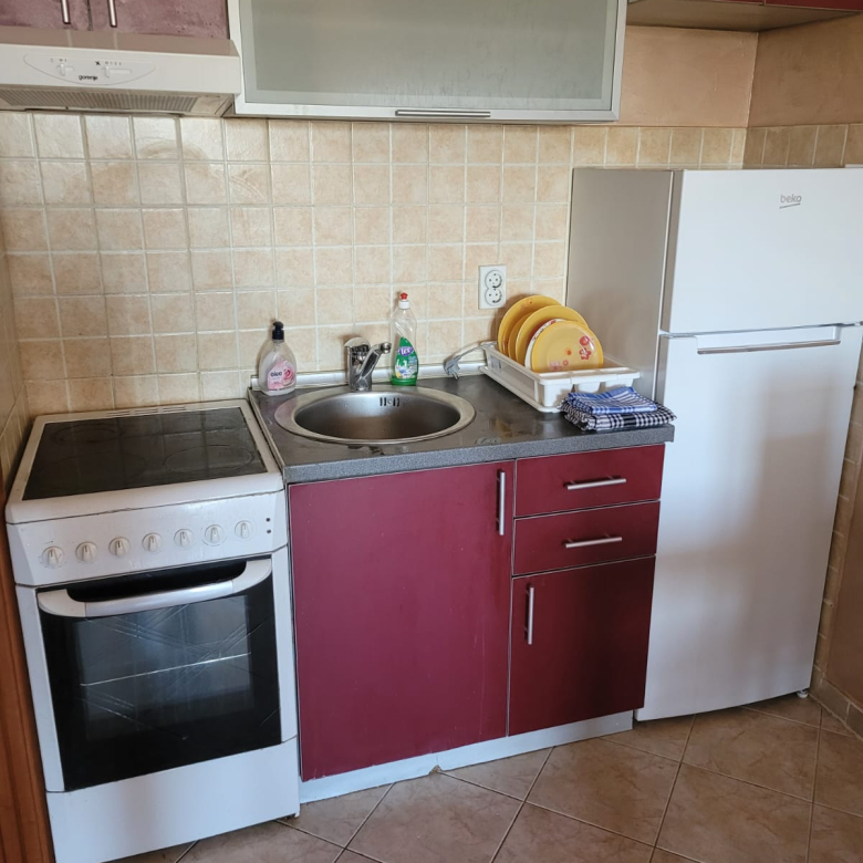 One-Bedroom Apartment for Rent – Pobrežje, 38 m²