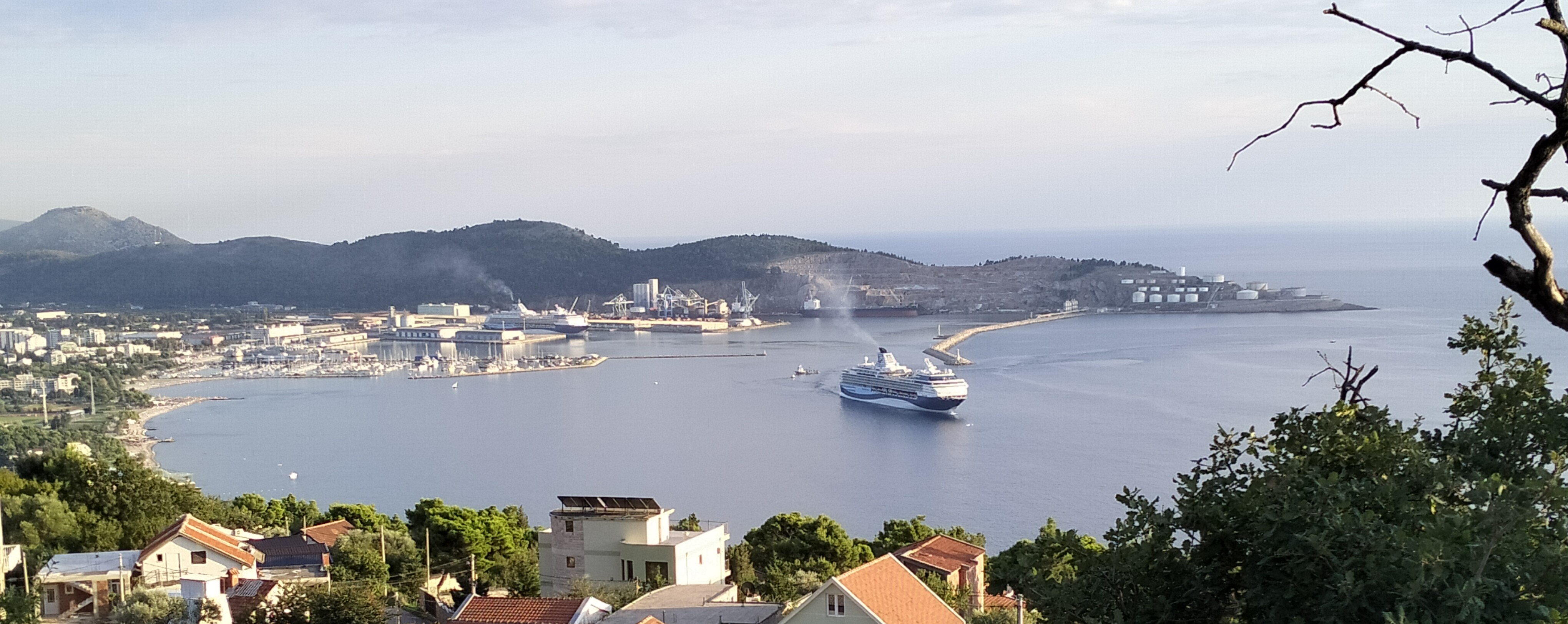 investment property Montenegro, buy apartment Montenegro, buy house Montenegro, buy-to-let Montenegro, rental yield Montenegro, high ROI apartment Montenegro, Montenegro real estate investment, short-term rental investment Montenegro, beachfront investment Montenegro, apartment for sale Budva, apartment for sale Kotor, marina apartment Tivat, waterfront apartment Montenegro, new build apartment Montenegro, off-plan apartment Montenegro, luxury villa Montenegro, penthouse for sale Montenegro, sea-view apartment Montenegro, furnished apartment Montenegro, parking garage apartment Montenegro,yatırım amaçlı gayrimenkul karadağ, karadağ daire satın al, karadağ ev satın al, buy-to-let karadağ, kira getirisi karadağ, yüksek roi daire karadağ, karadağ emlak yatırımı, kısa dönem kiralama yatırımı karadağ, denize sıfır yatırım karadağ, budva satılık daire, kotor satılık daire, tivat marina dairesi, denize sıfır daire karadağ, yeni projede daire karadağ, off-plan daire karadağ, lüks villa karadağ, penthouse satılık karadağ, deniz manzaralı daire karadağ, eşyalı daire karadağ, otoparklı garajlı daire karadağ, violet investment