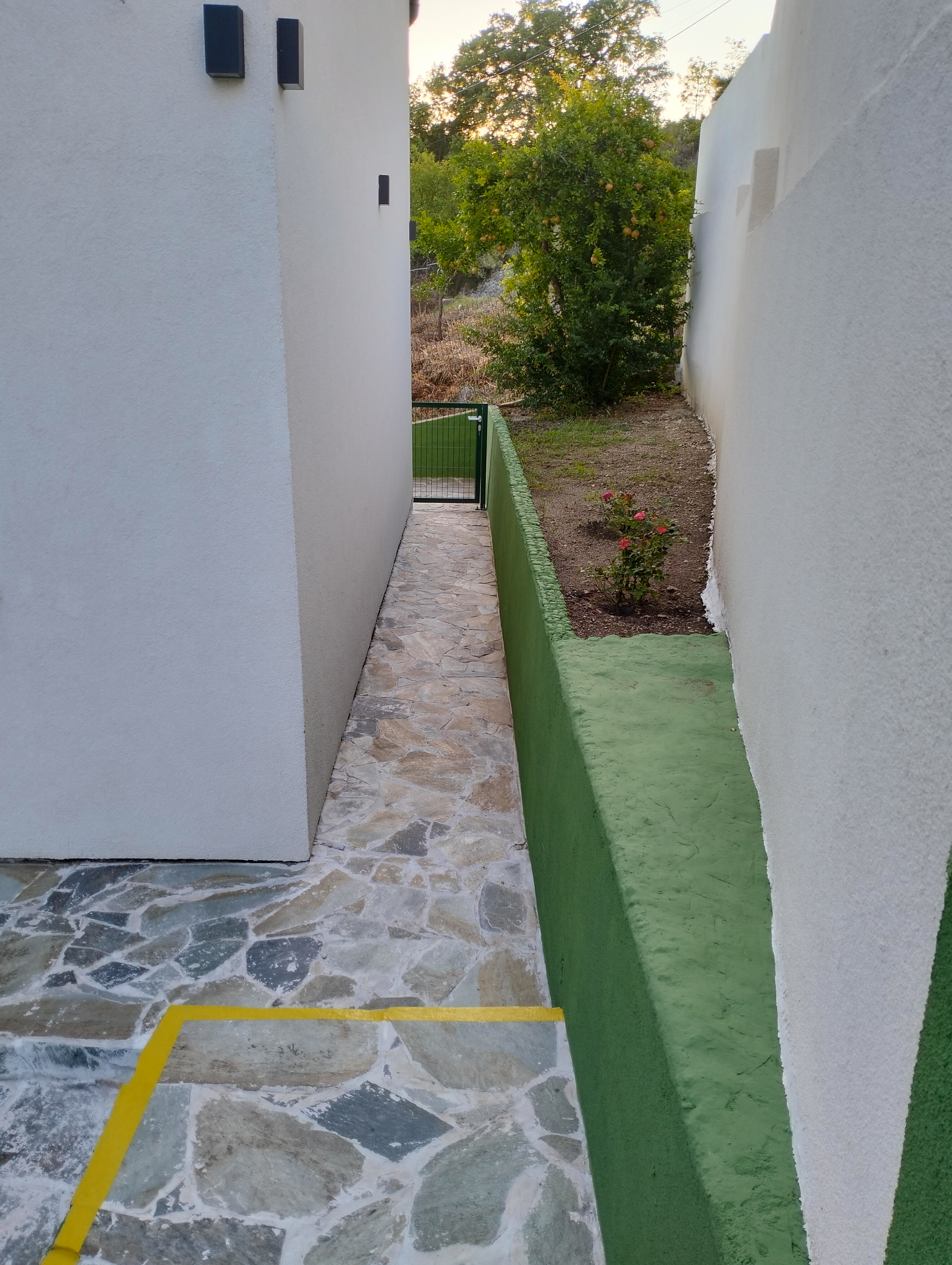 investment property Montenegro, buy apartment Montenegro, buy house Montenegro, buy-to-let Montenegro, rental yield Montenegro, high ROI apartment Montenegro, Montenegro real estate investment, short-term rental investment Montenegro, beachfront investment Montenegro, apartment for sale Budva, apartment for sale Kotor, marina apartment Tivat, waterfront apartment Montenegro, new build apartment Montenegro, off-plan apartment Montenegro, luxury villa Montenegro, penthouse for sale Montenegro, sea-view apartment Montenegro, furnished apartment Montenegro, parking garage apartment Montenegro,yatırım amaçlı gayrimenkul karadağ, karadağ daire satın al, karadağ ev satın al, buy-to-let karadağ, kira getirisi karadağ, yüksek roi daire karadağ, karadağ emlak yatırımı, kısa dönem kiralama yatırımı karadağ, denize sıfır yatırım karadağ, budva satılık daire, kotor satılık daire, tivat marina dairesi, denize sıfır daire karadağ, yeni projede daire karadağ, off-plan daire karadağ, lüks villa karadağ, penthouse satılık karadağ, deniz manzaralı daire karadağ, eşyalı daire karadağ, otoparklı garajlı daire karadağ, violet investment