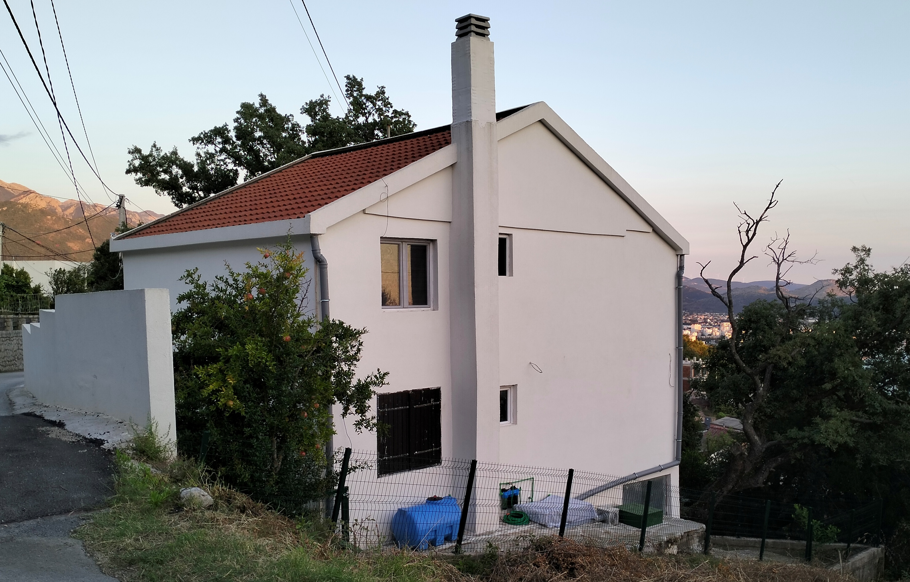 investment property Montenegro, buy apartment Montenegro, buy house Montenegro, buy-to-let Montenegro, rental yield Montenegro, high ROI apartment Montenegro, Montenegro real estate investment, short-term rental investment Montenegro, beachfront investment Montenegro, apartment for sale Budva, apartment for sale Kotor, marina apartment Tivat, waterfront apartment Montenegro, new build apartment Montenegro, off-plan apartment Montenegro, luxury villa Montenegro, penthouse for sale Montenegro, sea-view apartment Montenegro, furnished apartment Montenegro, parking garage apartment Montenegro,yatırım amaçlı gayrimenkul karadağ, karadağ daire satın al, karadağ ev satın al, buy-to-let karadağ, kira getirisi karadağ, yüksek roi daire karadağ, karadağ emlak yatırımı, kısa dönem kiralama yatırımı karadağ, denize sıfır yatırım karadağ, budva satılık daire, kotor satılık daire, tivat marina dairesi, denize sıfır daire karadağ, yeni projede daire karadağ, off-plan daire karadağ, lüks villa karadağ, penthouse satılık karadağ, deniz manzaralı daire karadağ, eşyalı daire karadağ, otoparklı garajlı daire karadağ, violet investment