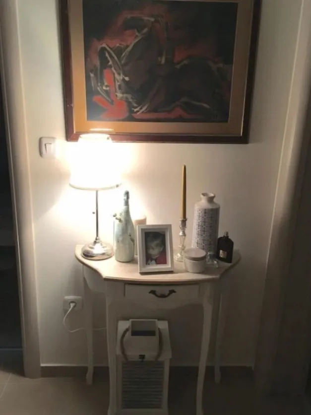 two-bedroom apartment prime location, compact 2-bedroom for sale, apartment with private parking, CCTV apartment for sale, barrier access parking, clean title 1/1 ownership, investment apartment Montenegro, buy-to-let apartment, secure building apartment, city-centre apartment for sale, dvosoban stan vrhunska lokacija, manji dvosoban stan prodaja, stan sa privatnim parkingom, video nadzor, rampa parking, 1/1 vlasništvo stan, investicioni stan, stan za izdavanje, violet investment