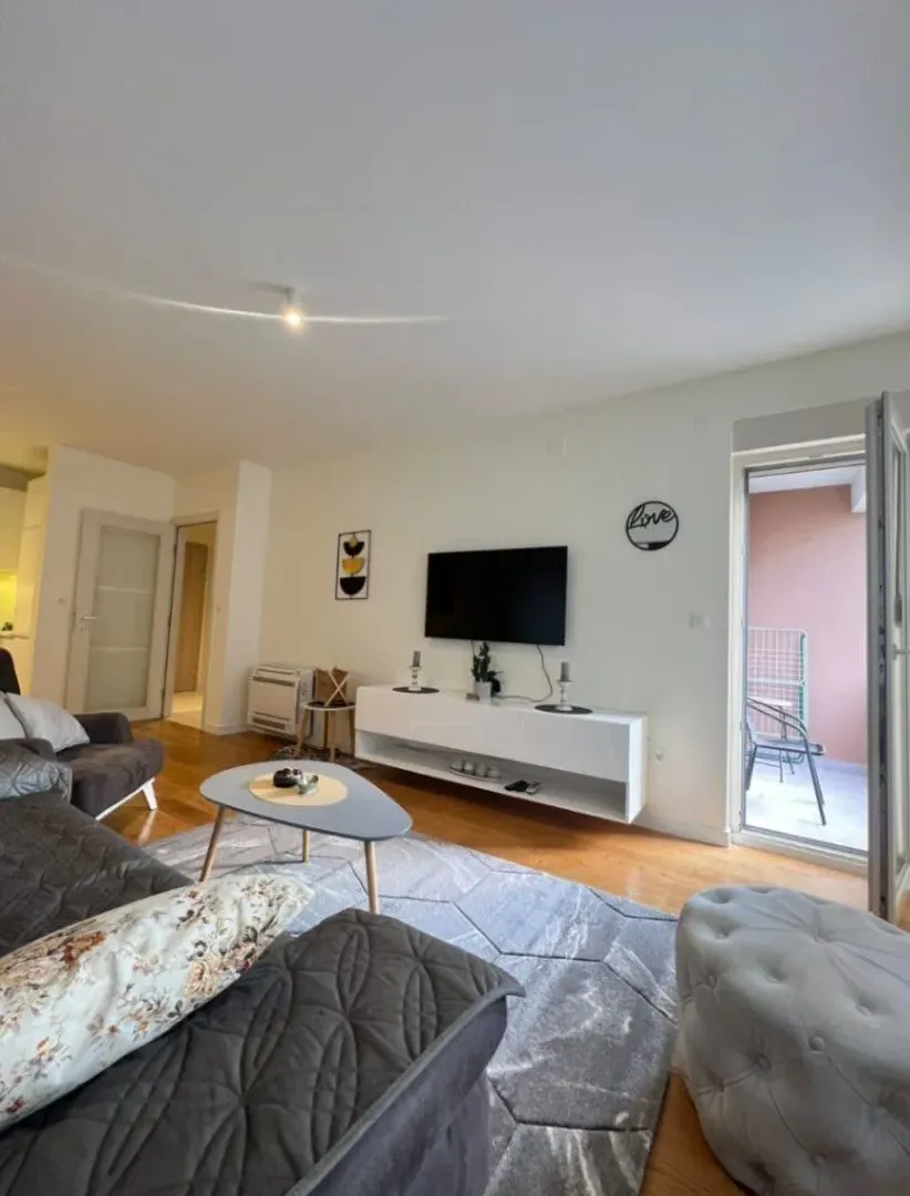 furnished apartment for sale Podgorica Central Point apartment for sale 1 bedroom apartment Podgorica 49 m2 apartment Podgorica Central Point Podgorica real estate, violet investment