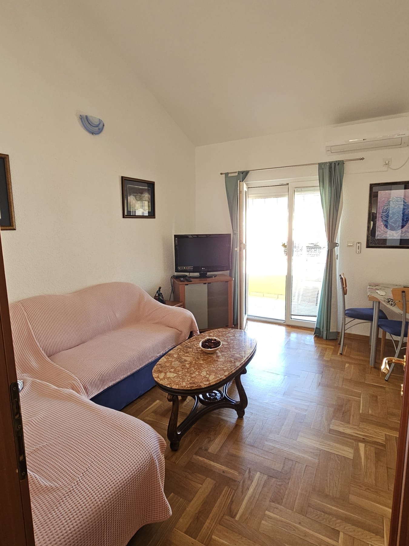 one-bedroom apartment Rafailovići, apartment for sale Rafailovići, Budva Riviera property, 1-bedroom near beach Montenegro, Rafailovići real estate for sale, apartment 100m from sea, Vitodolska Turistička apartment, third-floor attic apartment, terrace apartment Rafailovići, optional garage parking, 14 m2 parking space Rafailovići, Montenegro coastal property, holiday rental potential Budva, small apartment for investment Montenegro, violet investment