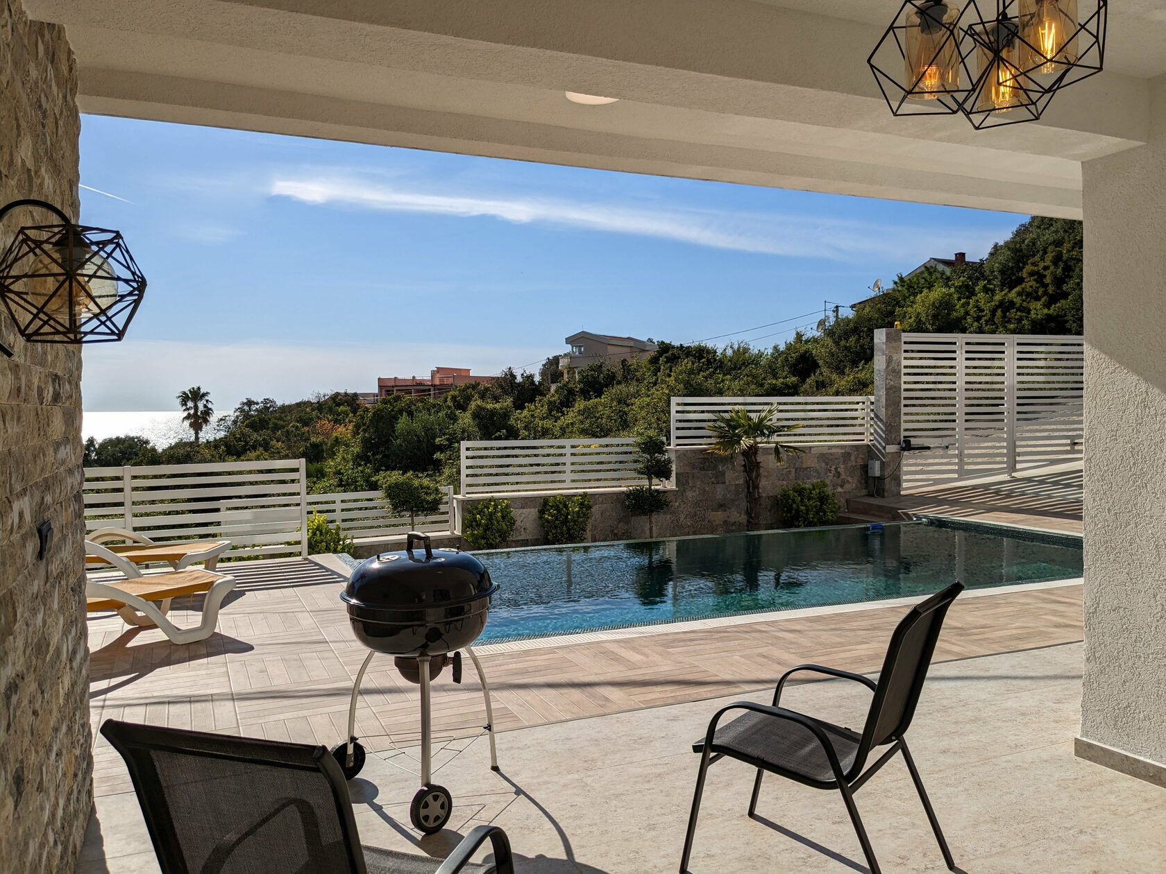 Montenegro real estate investment, Karadağ gayrimenkul yatırımı, Utjeha investment property, Paljuškovo koyu emlak, Adriatic sea view villa, deniz manzaralı villa, havuzlu satılık villa, buy to let Montenegro, kiraya uygun yatırım, rental income potential, kira geliri potansiyeli, ROI Montenegro property, yatırımın geri dönüşü, direct from developer, müteahhitten satış, capital appreciation, sermaye kazancı, euro bazlı varlık, violet investment