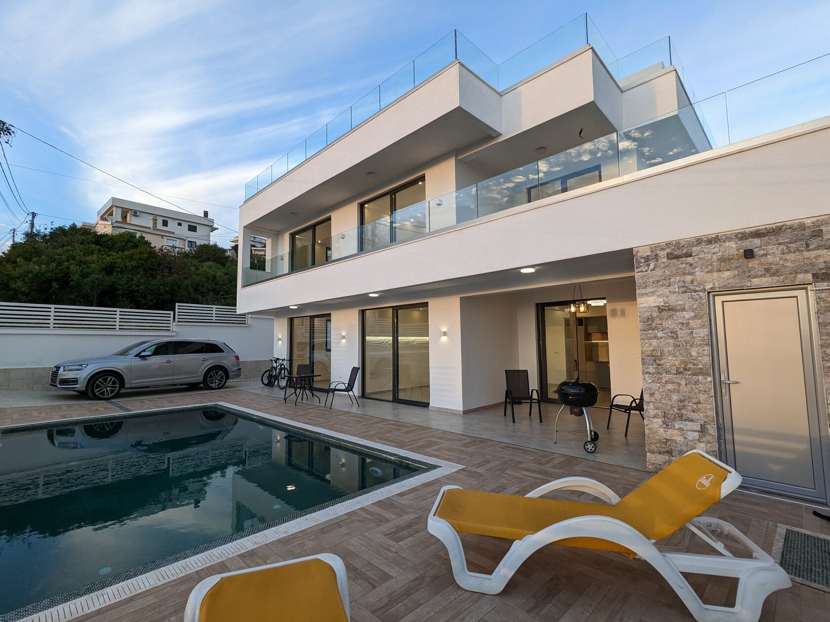 Montenegro real estate investment, Karadağ gayrimenkul yatırımı, Utjeha investment property, Paljuškovo koyu emlak, Adriatic sea view villa, deniz manzaralı villa, havuzlu satılık villa, buy to let Montenegro, kiraya uygun yatırım, rental income potential, kira geliri potansiyeli, ROI Montenegro property, yatırımın geri dönüşü, direct from developer, müteahhitten satış, capital appreciation, sermaye kazancı, euro bazlı varlık, violet investment