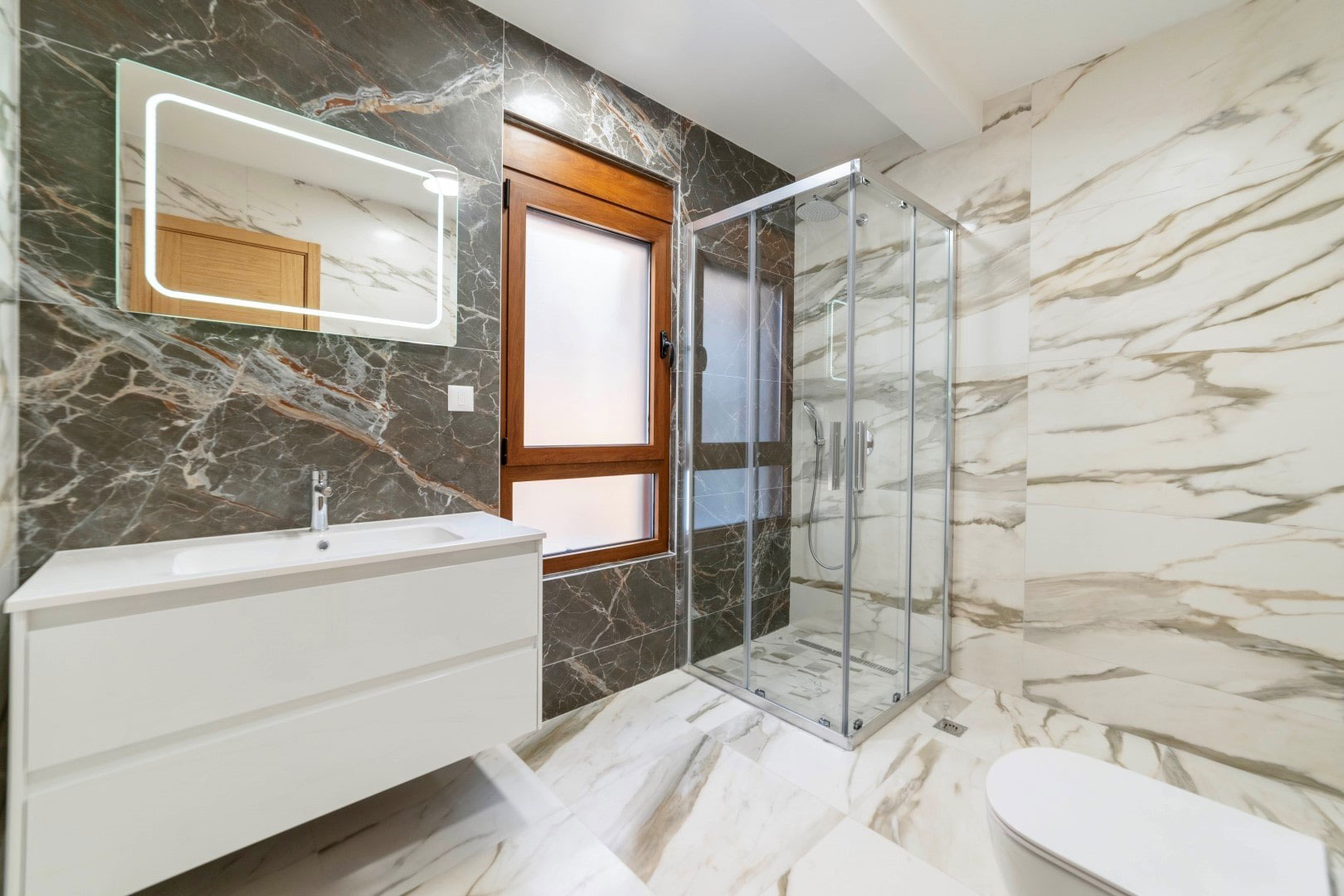 orica c apartment for sale, luxury apartment podgorica, 3 bedroom 142 m2, gated building 8 apartments, underground garage 3 parking, stone facade aluminum joinery, embassy district podgorica,violet investment, karadag da yatirim, podgorica real estate, podgorica apartment for sale