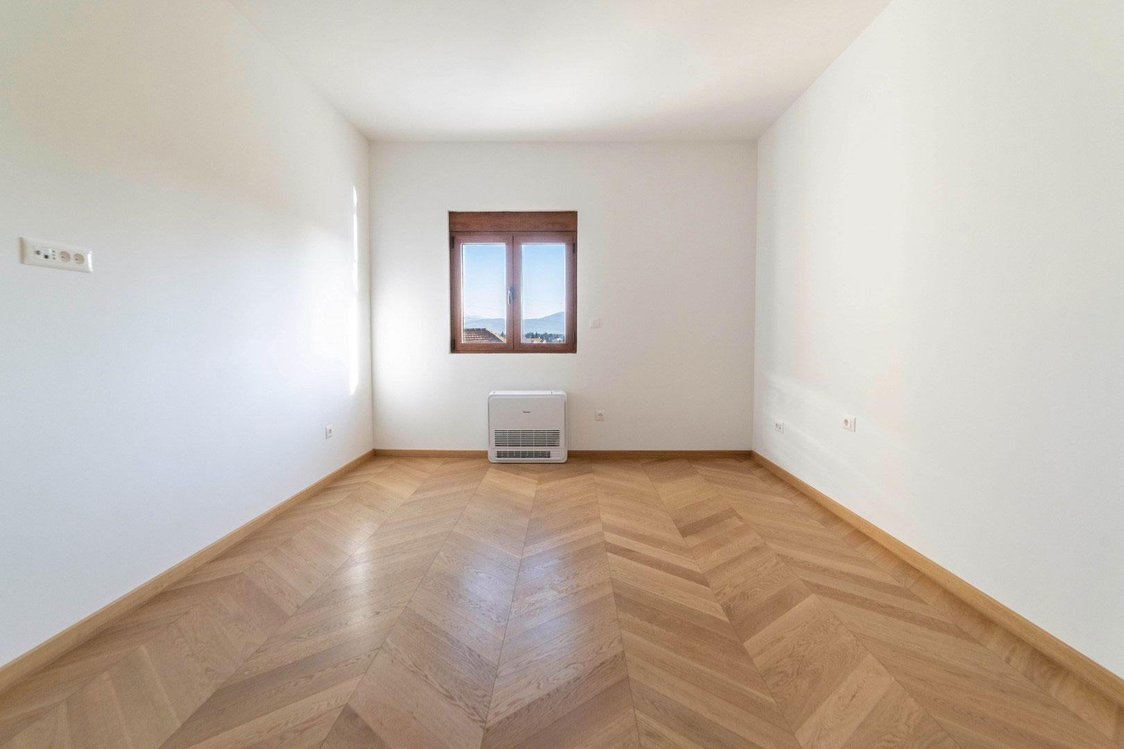 orica c apartment for sale, luxury apartment podgorica, 3 bedroom 142 m2, gated building 8 apartments, underground garage 3 parking, stone facade aluminum joinery, embassy district podgorica,violet investment, karadag da yatirim, podgorica real estate, podgorica apartment for sale