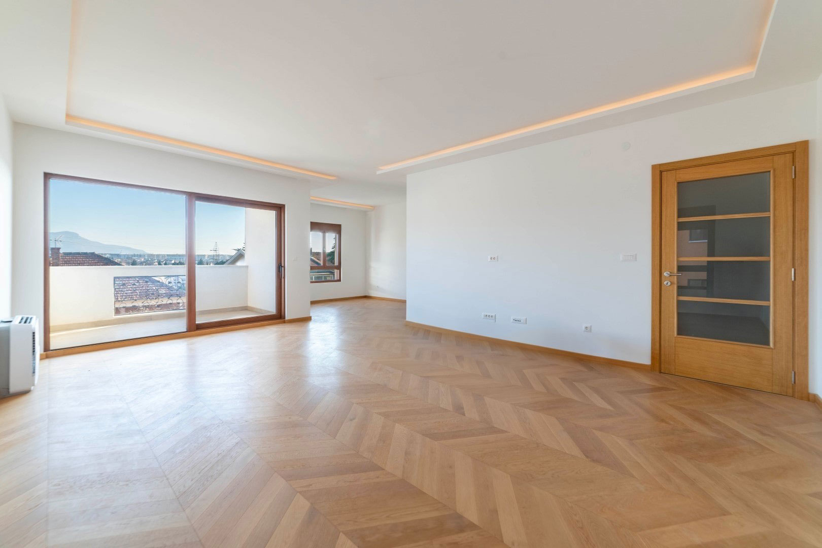 orica c apartment for sale, luxury apartment podgorica, 3 bedroom 142 m2, gated building 8 apartments, underground garage 3 parking, stone facade aluminum joinery, embassy district podgorica,violet investment, karadag da yatirim, podgorica real estate, podgorica apartment for sale