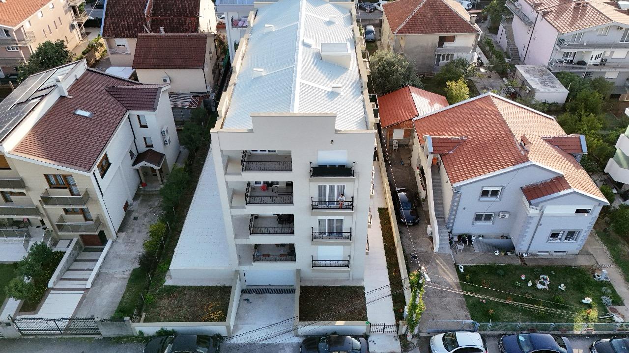 1 bedroom apartment for sale Podgorica, Stari Aerodrom apartment for sale, Fully furnished apartment Podgorica, 52 m2 apartment Podgorica, Boutique building Podgorica real estate, One-bedroom flat Podgorica, Electric window shutters apartment, Air-conditioned apartment for sale, Fully equipped kitchen apartment, Montenegro real estate Podgorica, 1 bedroom apartment in Stari Aerodrom Podgorica 52 m2, Fully furnished 1BR apartment with electric shutters, Boutique building one-bedroom flat Podgorica, Move-in ready apartment Stari Aerodrom, Investment property Podgorica one bedroom, Stari Aerodrom real estate for sale, Apartment near schools Stari Aerodrom, Quiet street apartment Podgorica,violet investment