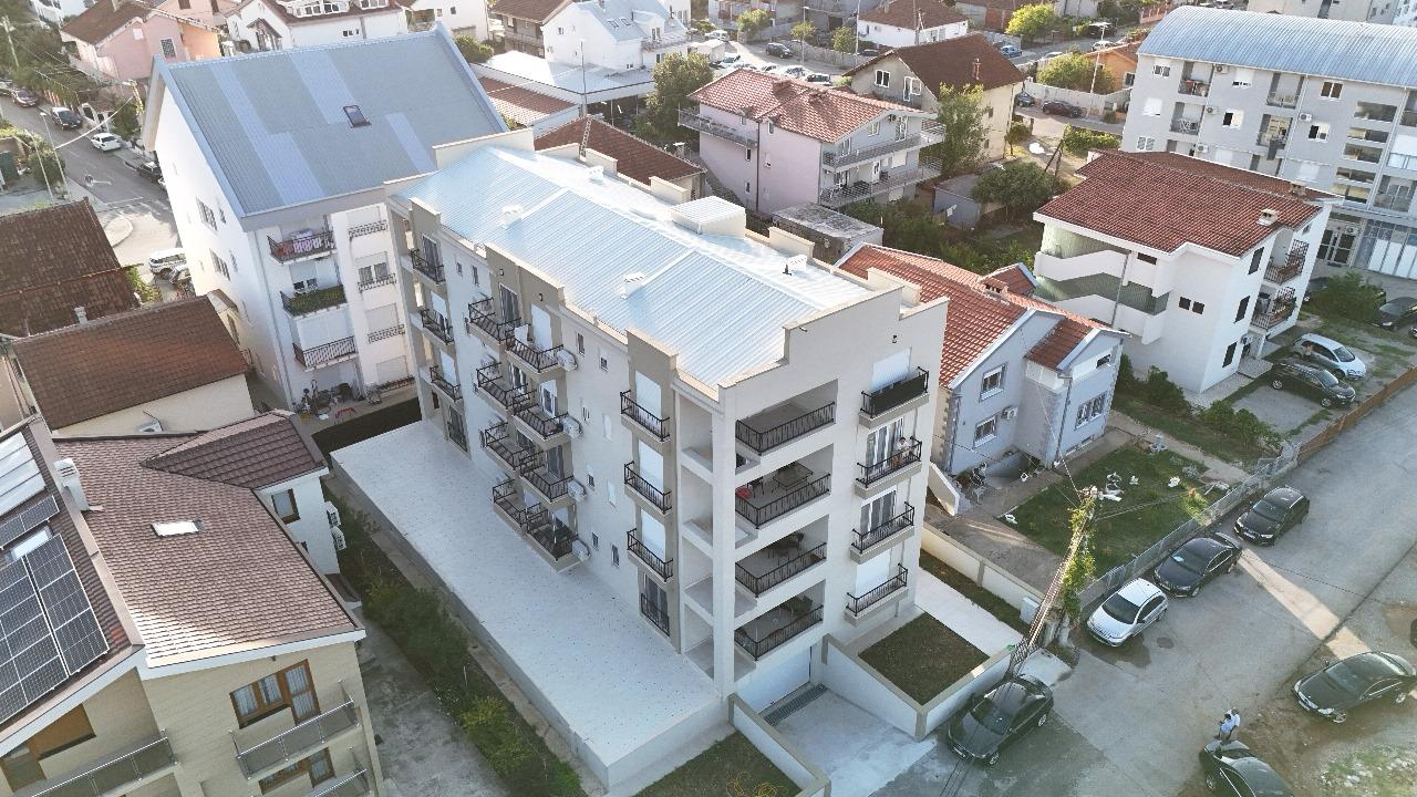 1 bedroom apartment for sale Podgorica, Stari Aerodrom apartment for sale, Fully furnished apartment Podgorica, 52 m2 apartment Podgorica, Boutique building Podgorica real estate, One-bedroom flat Podgorica, Electric window shutters apartment, Air-conditioned apartment for sale, Fully equipped kitchen apartment, Montenegro real estate Podgorica, 1 bedroom apartment in Stari Aerodrom Podgorica 52 m2, Fully furnished 1BR apartment with electric shutters, Boutique building one-bedroom flat Podgorica, Move-in ready apartment Stari Aerodrom, Investment property Podgorica one bedroom, Stari Aerodrom real estate for sale, Apartment near schools Stari Aerodrom, Quiet street apartment Podgorica,violet investment