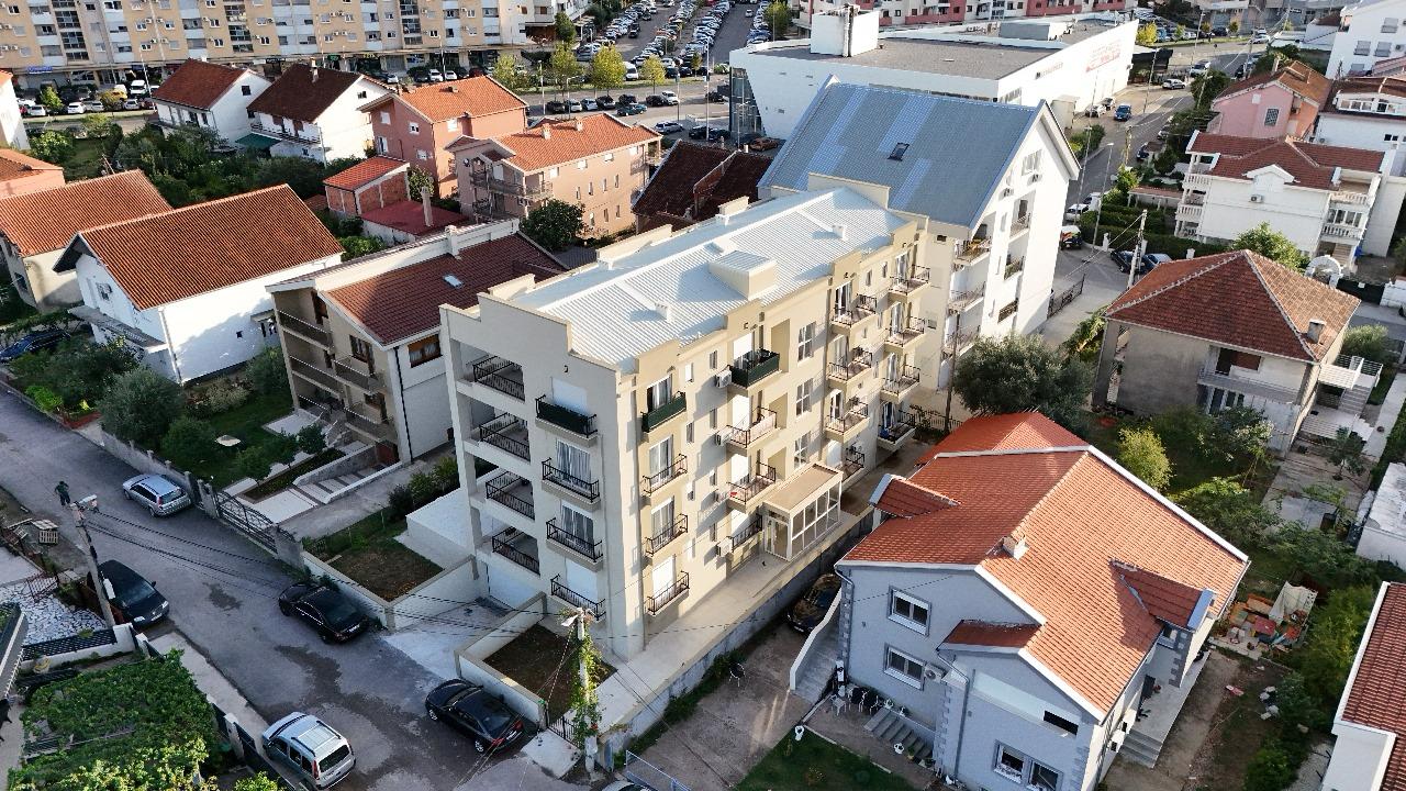 1 bedroom apartment for sale Podgorica, Stari Aerodrom apartment for sale, Fully furnished apartment Podgorica, 52 m2 apartment Podgorica, Boutique building Podgorica real estate, One-bedroom flat Podgorica, Electric window shutters apartment, Air-conditioned apartment for sale, Fully equipped kitchen apartment, Montenegro real estate Podgorica, 1 bedroom apartment in Stari Aerodrom Podgorica 52 m2, Fully furnished 1BR apartment with electric shutters, Boutique building one-bedroom flat Podgorica, Move-in ready apartment Stari Aerodrom, Investment property Podgorica one bedroom, Stari Aerodrom real estate for sale, Apartment near schools Stari Aerodrom, Quiet street apartment Podgorica,violet investment