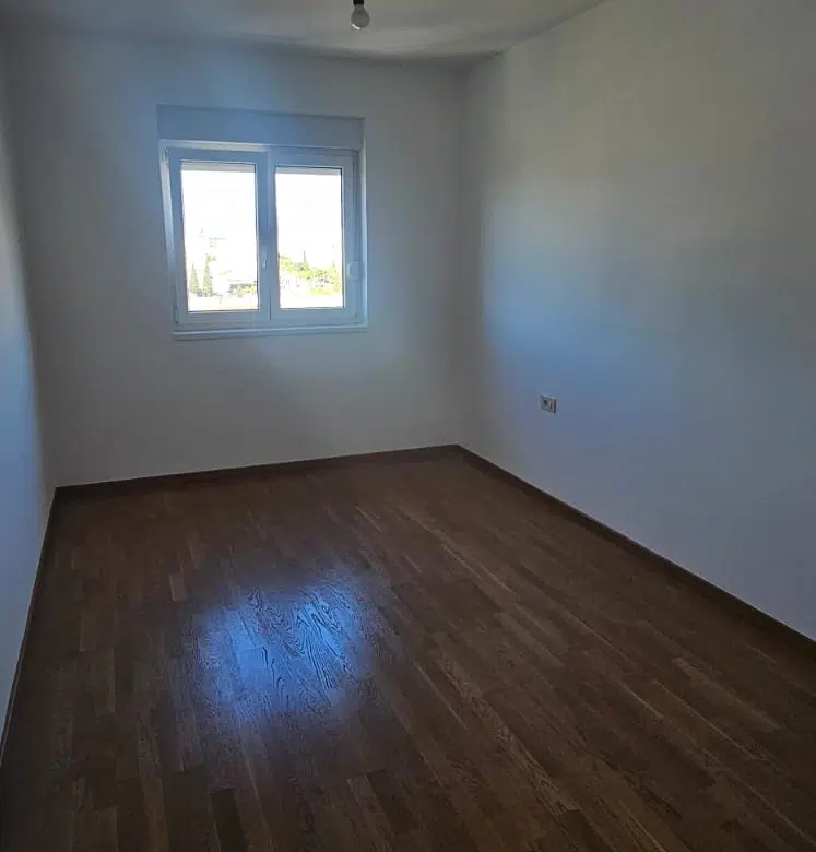Two-bedroom Apartment Unfurnished , For Rent , 70m² + garage