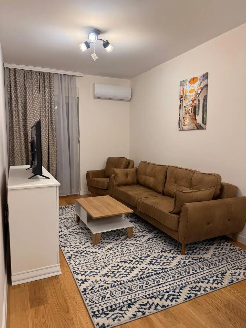 WhatsApp Image 2025-10-22 at 200957_0601a867 One-Bedroom Apartment in Central Point for rent