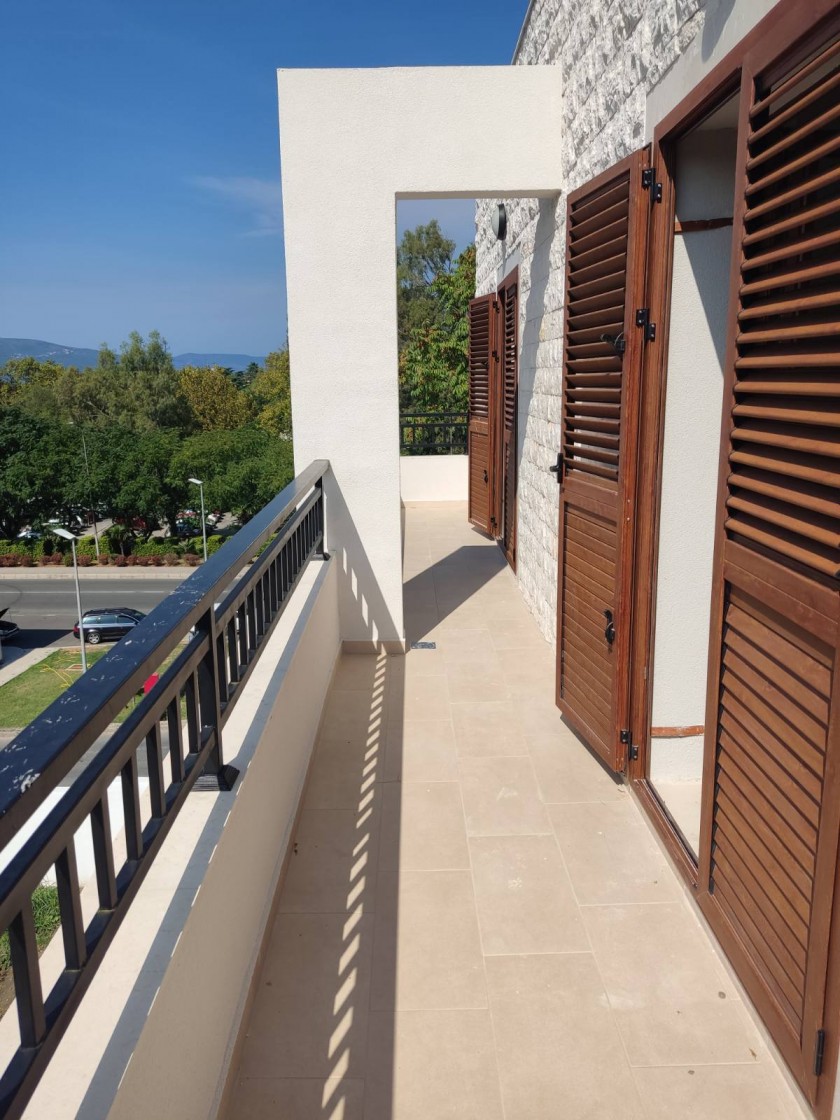 apartment for sale Tivat, three bedroom apartment Tivat, Mazina 1 Tivat, sea view apartment Tivat, large terrace apartment Montenegro, 107 m2 apartment Tivat, 110 m2 terrace Tivat, Porto Montenegro apartment walking distance, apartment near Porto Montenegro, investment property Tivat, apartment that can be divided into two units, family apartment Tivat, parking included apartment Tivat, air conditioned apartment Montenegro, coastal real estate Tivat, nekretnine Tivat prodaja, trosoban stan Tivat, stan Mazina Tivat, stan blizu Porto Montenegra, stan sa pogledom na more Tivat, stan sa velikom terasom Tivat, stan sa parkingom Tivat,violet investment, porto montenegro, violet investment montenegro
