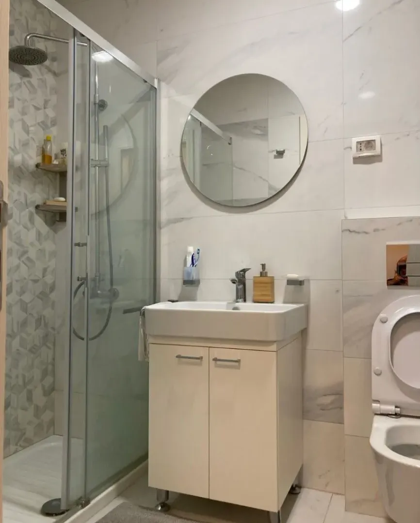 apartment for sale Central Point, one bedroom apartment Podgorica, 1 bedroom 40 m2 Central Point, furnished apartment for sale Podgorica, DODING kitchen Central Point, apartment with garage space Podgorica, 15 m2 garage Central Point, 5th floor flat Podgorica, modern apartment near Delta City, investment apartment Central Point, nekretnine Podgorica prodaja, jednosoban stan Central Point, stan sa garažnim mjestom Podgorica, namješten jednosoban stan Podgorica, novogradnja Central Point stan za prodaju, central point, violet investment, violet investment montenegro