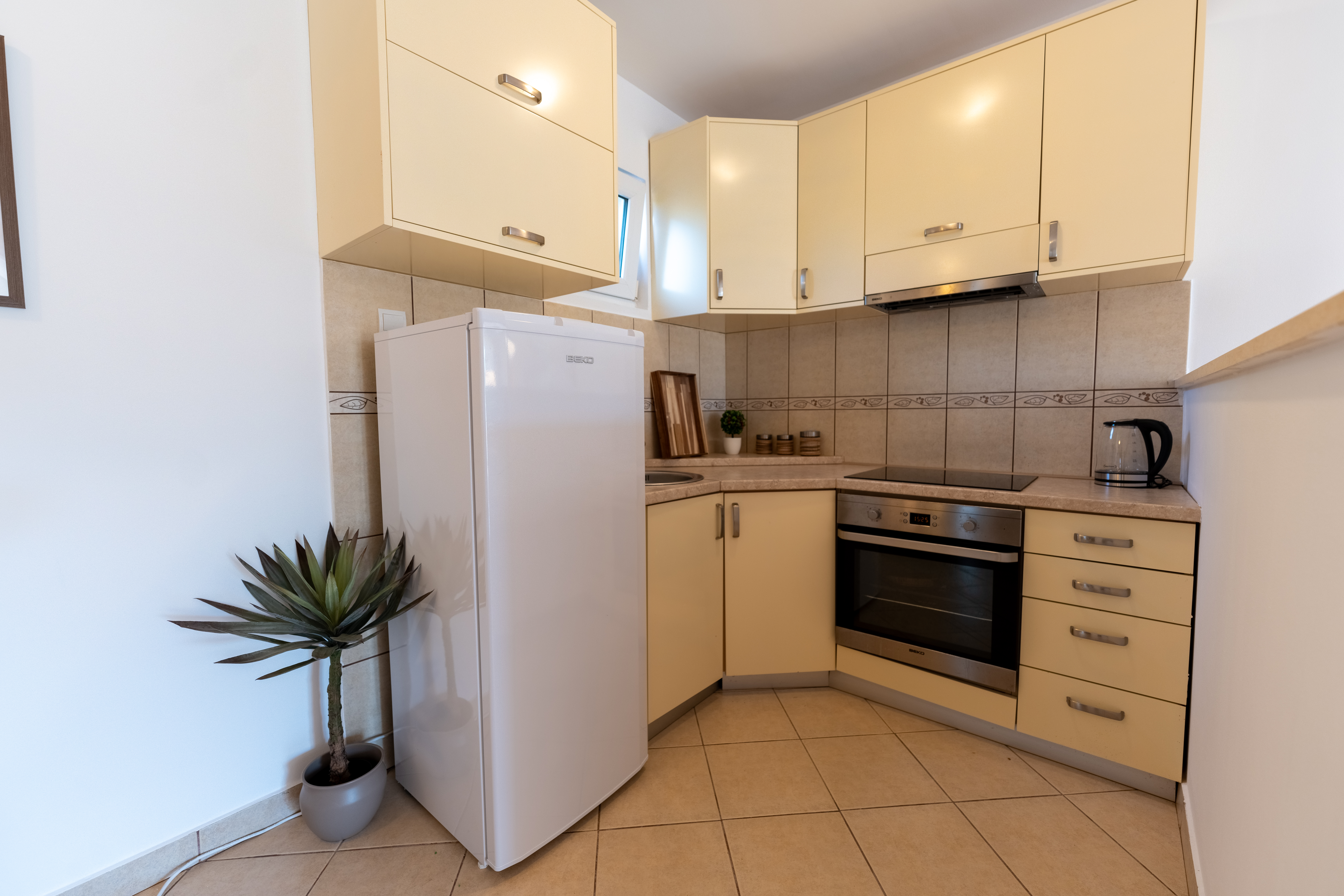 apartment for sale Pržno, 2 bedroom apartment Budva Riviera, newly renovated flat Montenegro, 68 m2 apartment near beach, furnished apartment Pržno, modern Scandinavian style interior, partial sea view balcony, property near Sveti Stefan, holiday home Pržno Montenegro, investment apartment Budva area, coastal real estate Montenegro, nekretnine Pržno prodaja, dvosoban stan Pržno, stan 8 minuta od plaže, namješten stan na moru Crna Gora, stan idealan za izdavanje Budva rivijera, violet investment, violet investment montenegro