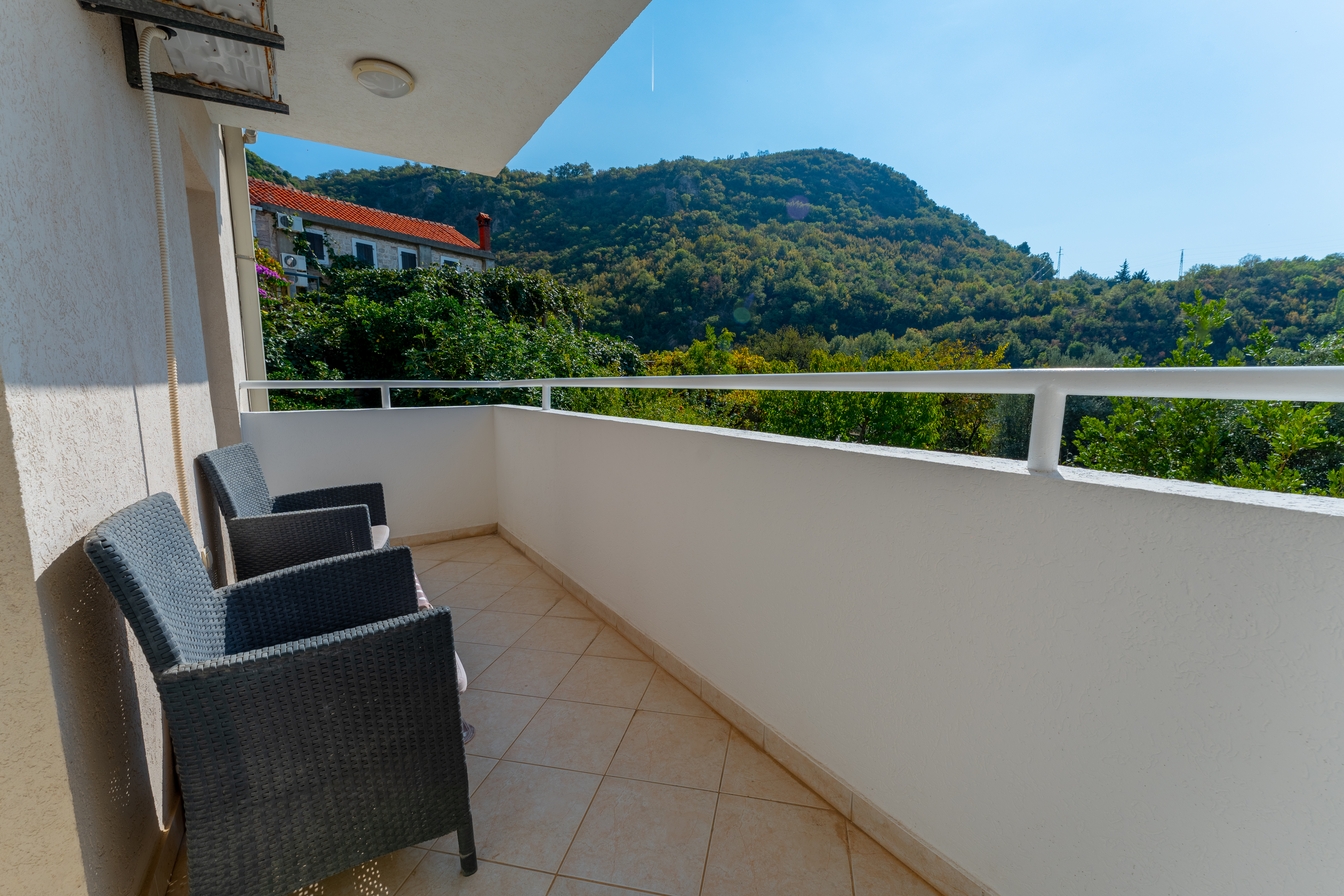 apartment for sale Pržno, 2 bedroom apartment Budva Riviera, newly renovated flat Montenegro, 68 m2 apartment near beach, furnished apartment Pržno, modern Scandinavian style interior, partial sea view balcony, property near Sveti Stefan, holiday home Pržno Montenegro, investment apartment Budva area, coastal real estate Montenegro, nekretnine Pržno prodaja, dvosoban stan Pržno, stan 8 minuta od plaže, namješten stan na moru Crna Gora, stan idealan za izdavanje Budva rivijera, violet investment, violet investment montenegro