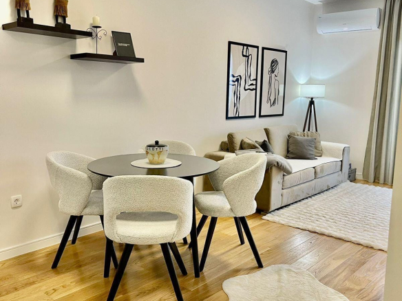 central point podgorica rent, 1 bedroom apartment podgorica, one room apartment podgorica, 40m2 apartment podgorica, apartment with terrace podgorica, elevator building podgorica, long term rental podgorica, fully equipped apartment podgorica, near city mall podgorica, big fashion podgorica, no pets apartment podgorica, central point stan izdavanje, violet investment,podgorica apartment, apartment for rent in podgorica, karadag