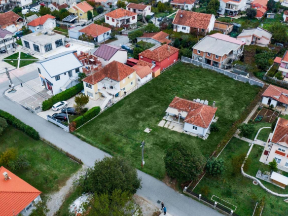 land for sale Tološi, urbanized land Podgorica, building plot Tološi Podgorica, 1475 m2 land Podgorica, Tivatska 3 Podgorica, land near Block 9, residential land Podgorica, plot with house Podgorica, land with urban-technical conditions, land for residential building Podgorica, land for family villa Podgorica, investment land Podgorica, quiet family neighborhood Tološi, nekretnine Podgorica prodaja, urbanizovan plac Tološi, građevinsko zemljište Podgorica, plac sa kućom Podgorica, zemljište za gradnju stambene zgrade, plac blizu vrtića i škola Podgorica, violet investment, violet investment montenegro