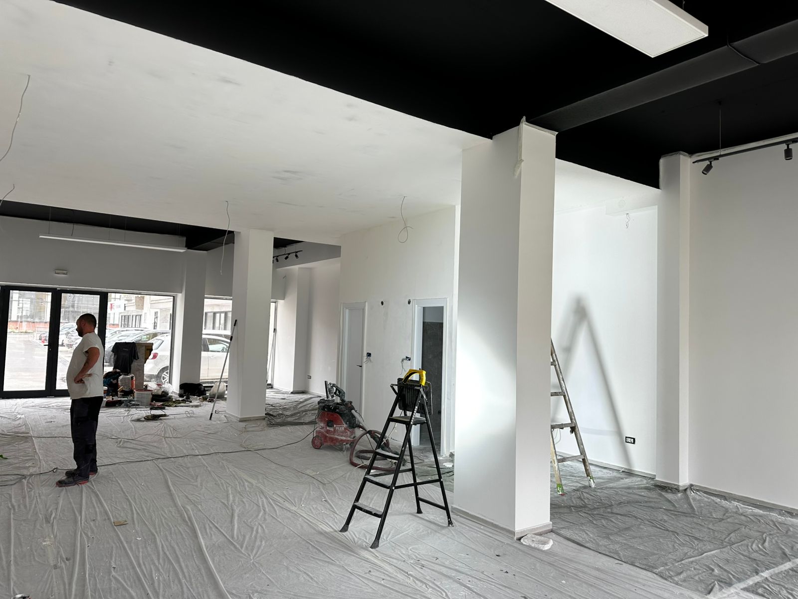 business space for rent Podgorica, commercial property Pobrežje, 117 m2 business space Podgorica, ground floor commercial space Podgorica, office space for rent Pobrežje, local for rent Podgorica, multipurpose business premises Podgorica, space with two toilets Podgorica, commercial space ground floor Montenegro, poslovni prostor izdavanje Podgorica, poslovni prostor Pobrežje, lokal u prizemlju Podgorica, poslovni prostor 117m2 Podgorica, fleksibilan poslovni prostor Podgorica, prostor za kancelarije i salon Podgorica,violet investment,violet investment montenegro