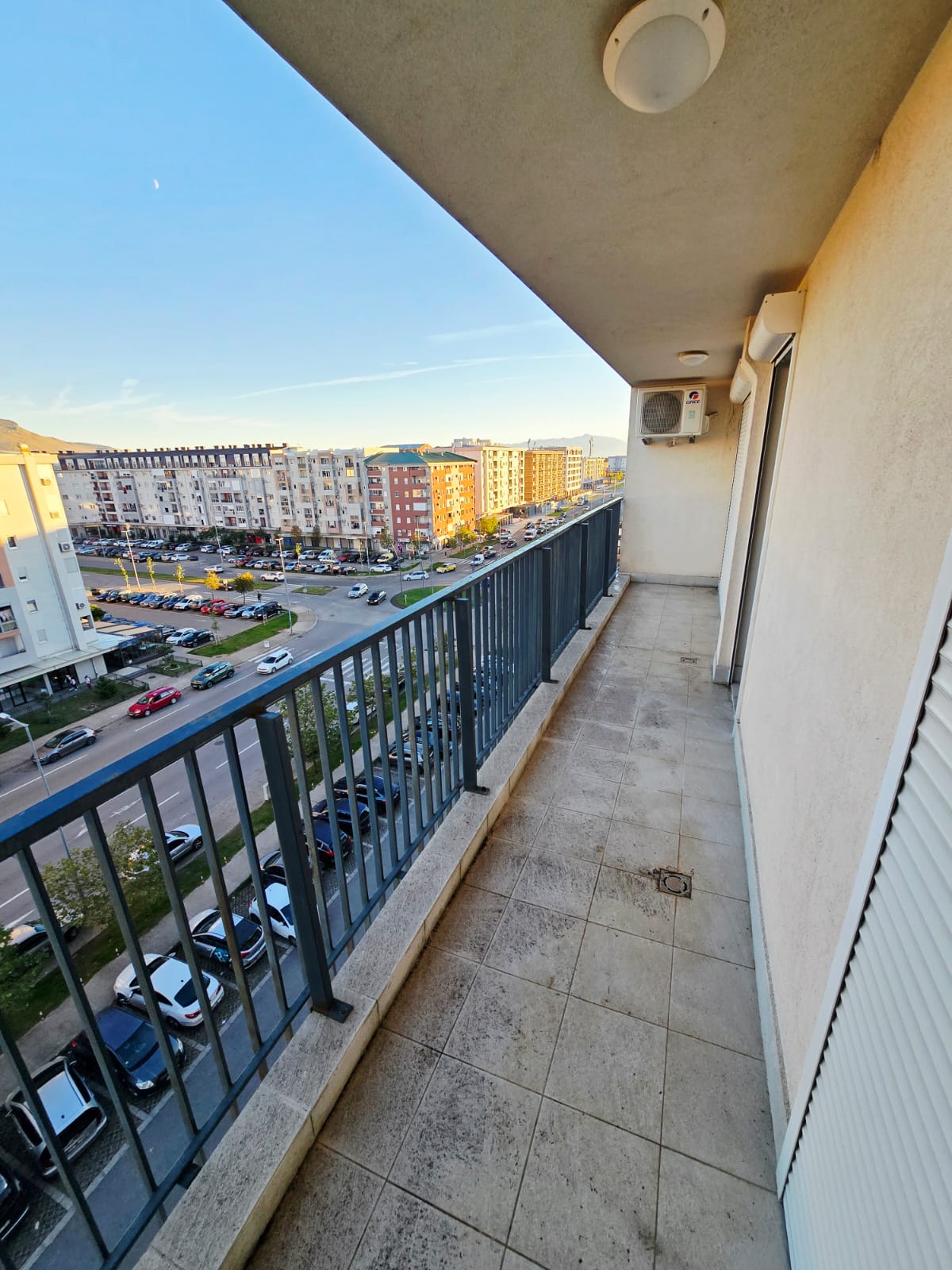 apartment for sale Stari Aerodrom, Adagio building Bemax Podgorica, new 2 bedroom apartment 72 m2, unused flat Podgorica, top floor apartment boulevard view, apartment with garage and ramp parking, 2 bedroom flat Bl Pera Ćetkovića, Bl Dr Ibrahima Koristovića apartment, modern building Podgorica, nekretnine Podgorica prodaja, dvosoban stan Stari Aerodrom, nov stan Adagio Bemax, stan sa vešerajem i velikom terasom, stan sa garažom Podgorica, stan bez tereta 1/1 Podgorica, violet investment , violet investment montenegro