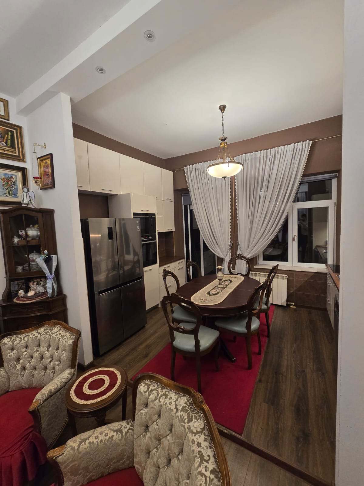 apartment for sale Danilovgrad, exclusive apartment in house, central Danilovgrad property, 100 m2 apartment with yard, renovated apartment Danilovgrad, high ceilings 3.3 m, private entrance apartment Montenegro, home with central heating and inverter AC, property with auxiliary building, mixed residential business potential Danilovgrad, house with additional technical space, security cameras and videophone home, nekretnine Danilovgrad prodaja, stan u kući centar Danilovgrada, renoviran stan sa dvorištem, ekskluzivna nekretnina Danilovgrad, mogućnost kupovine poslovnog prostora uz stan, violet investment, violet investment montenegro