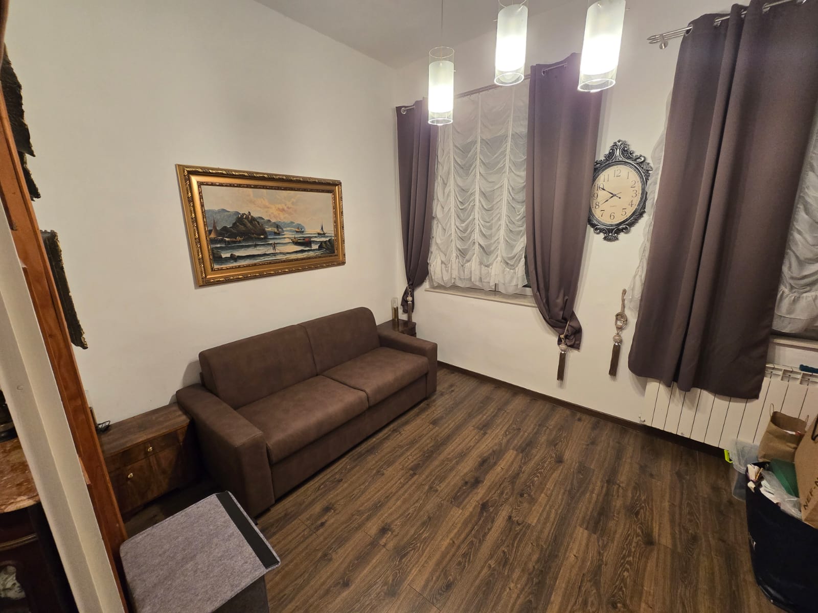 apartment for sale Danilovgrad, exclusive apartment in house, central Danilovgrad property, 100 m2 apartment with yard, renovated apartment Danilovgrad, high ceilings 3.3 m, private entrance apartment Montenegro, home with central heating and inverter AC, property with auxiliary building, mixed residential business potential Danilovgrad, house with additional technical space, security cameras and videophone home, nekretnine Danilovgrad prodaja, stan u kući centar Danilovgrada, renoviran stan sa dvorištem, ekskluzivna nekretnina Danilovgrad, mogućnost kupovine poslovnog prostora uz stan, violet investment, violet investment montenegro