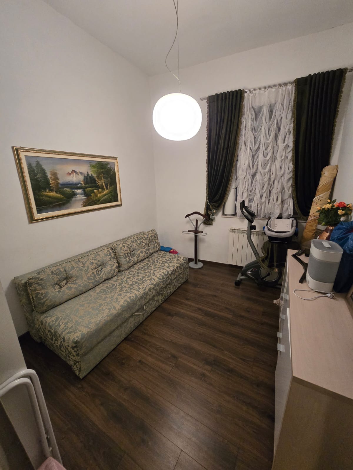 apartment for sale Danilovgrad, exclusive apartment in house, central Danilovgrad property, 100 m2 apartment with yard, renovated apartment Danilovgrad, high ceilings 3.3 m, private entrance apartment Montenegro, home with central heating and inverter AC, property with auxiliary building, mixed residential business potential Danilovgrad, house with additional technical space, security cameras and videophone home, nekretnine Danilovgrad prodaja, stan u kući centar Danilovgrada, renoviran stan sa dvorištem, ekskluzivna nekretnina Danilovgrad, mogućnost kupovine poslovnog prostora uz stan, violet investment, violet investment montenegro