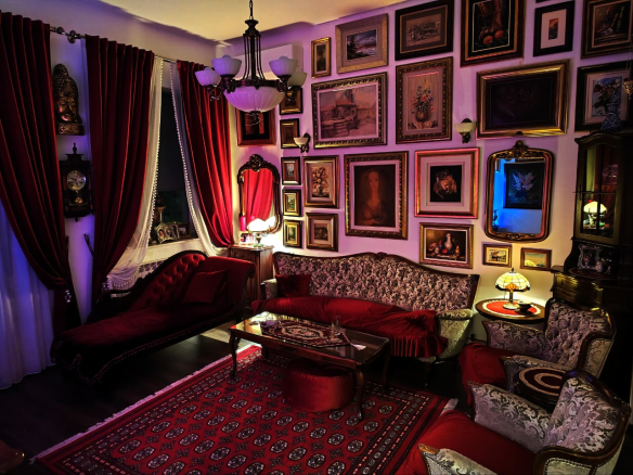 apartment for sale Danilovgrad, exclusive apartment in house, central Danilovgrad property, 100 m2 apartment with yard, renovated apartment Danilovgrad, high ceilings 3.3 m, private entrance apartment Montenegro, home with central heating and inverter AC, property with auxiliary building, mixed residential business potential Danilovgrad, house with additional technical space, security cameras and videophone home, nekretnine Danilovgrad prodaja, stan u kući centar Danilovgrada, renoviran stan sa dvorištem, ekskluzivna nekretnina Danilovgrad, mogućnost kupovine poslovnog prostora uz stan, violet investment, violet investment montenegro