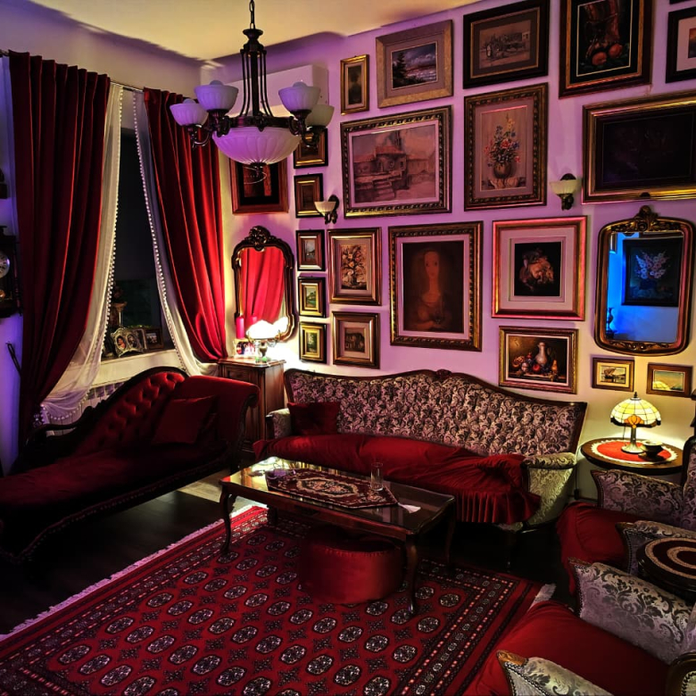 apartment for sale Danilovgrad, exclusive apartment in house, central Danilovgrad property, 100 m2 apartment with yard, renovated apartment Danilovgrad, high ceilings 3.3 m, private entrance apartment Montenegro, home with central heating and inverter AC, property with auxiliary building, mixed residential business potential Danilovgrad, house with additional technical space, security cameras and videophone home, nekretnine Danilovgrad prodaja, stan u kući centar Danilovgrada, renoviran stan sa dvorištem, ekskluzivna nekretnina Danilovgrad, mogućnost kupovine poslovnog prostora uz stan, violet investment, violet investment montenegro