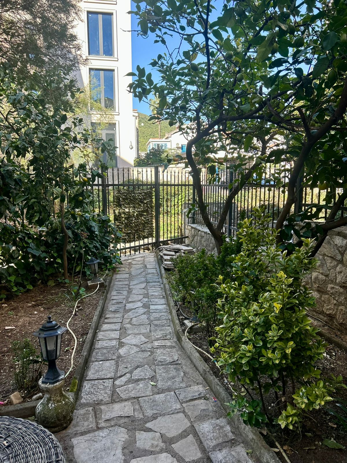 apartment for sale Budva, Velji Vinogradi apartment for sale, Adok Budva property, one bedroom apartment Budva, 1 bedroom flat Budva, 39 m2 apartment Budva, furnished apartment Budva, Budva real estate, apartment with terrace Budva, apartment with yard Budva, investment property Budva, holiday home Budva, coastal apartment Montenegro, Montenegro property for sale, Budva apartment 110000 EUR, stan na prodaju Budva, jednosoban stan Budva, jednosoban stan Velji Vinogradi, stan Adok Budva, stan 39 m2 Budva, namješten stan Budva, stan sa terasom Budva, stan sa dvorištem Budva, nekretnine Budva prodaja, stan bez tereta Budva