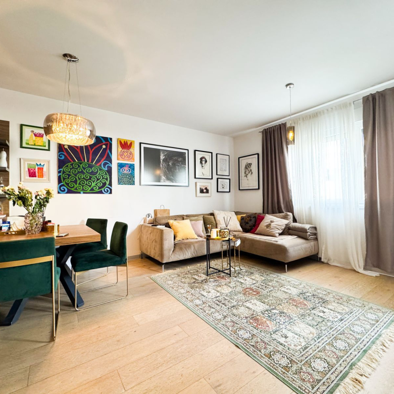 two bedroom apartment for sale, 2 bedroom flat new building, furnished apartment for sale, 63 m2 apartment, first floor apartment with elevator, apartment with garage space, private garage parking, new construction 2019 apartment, parquet flooring apartment, northeast oriented apartment, electric heating apartment, registered property for sale, modern apartment with lift, namješten dvosoban stan prodaja, novogradnja stan sa garažom, stan u zgradi sa liftom, dvosoban stan 63m2, uknjižen stan novogradnja,violet investment,violet investment montenegro